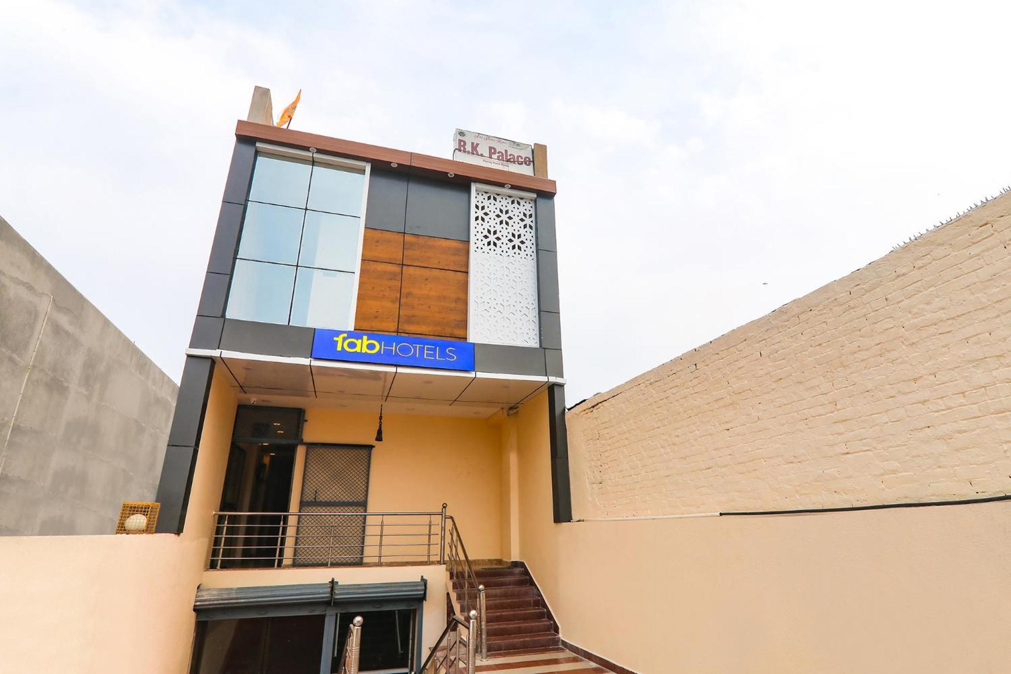 Fabhotel Rk Palace Ayodhya Bagian luar foto