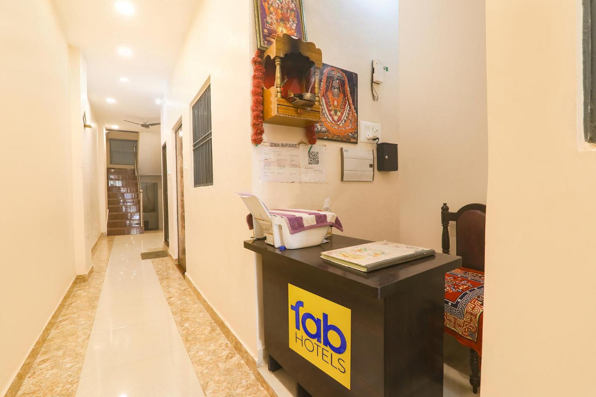 Fabhotel Rk Palace Ayodhya Bagian luar foto
