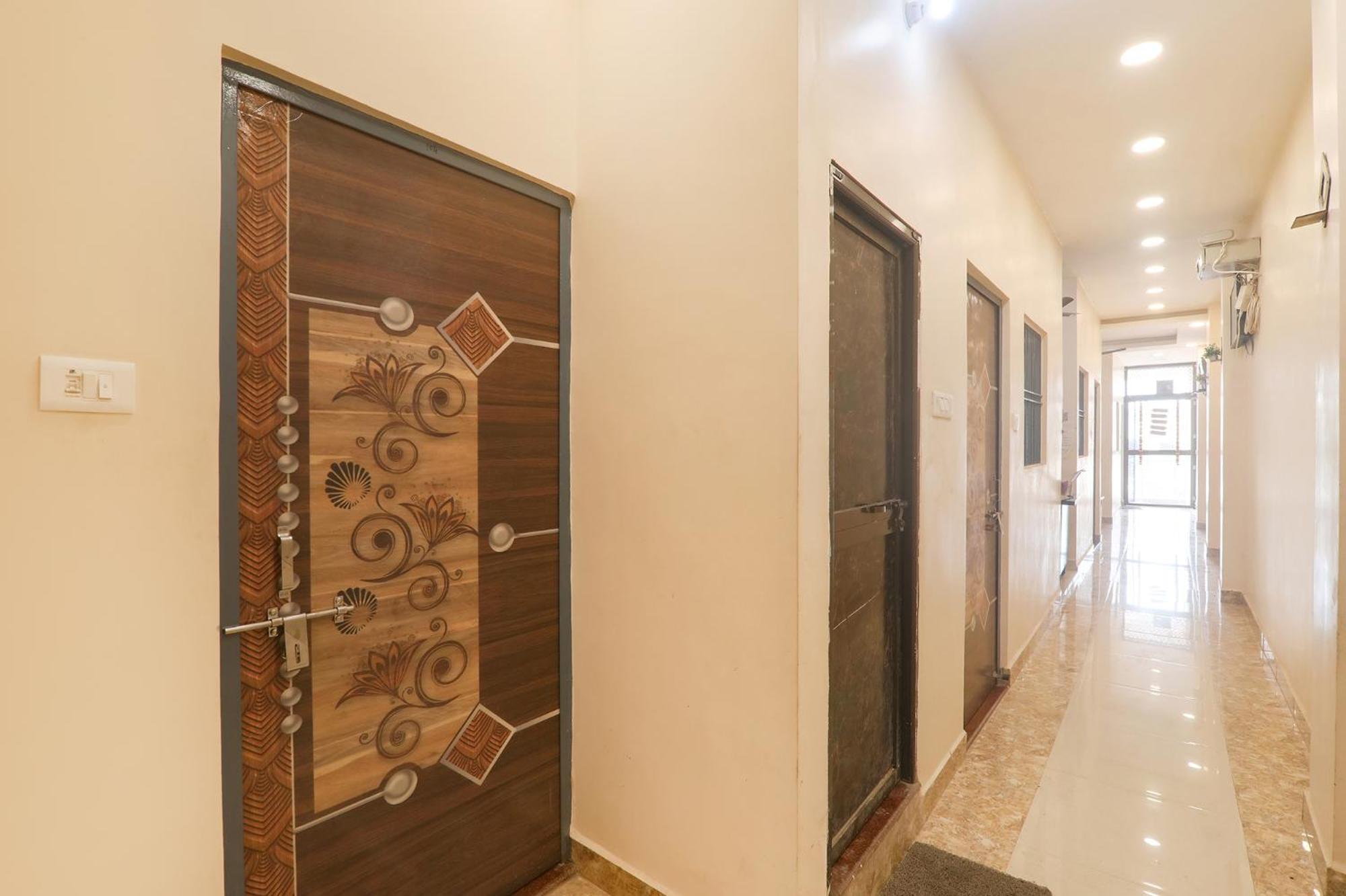 Fabhotel Rk Palace Ayodhya Bagian luar foto