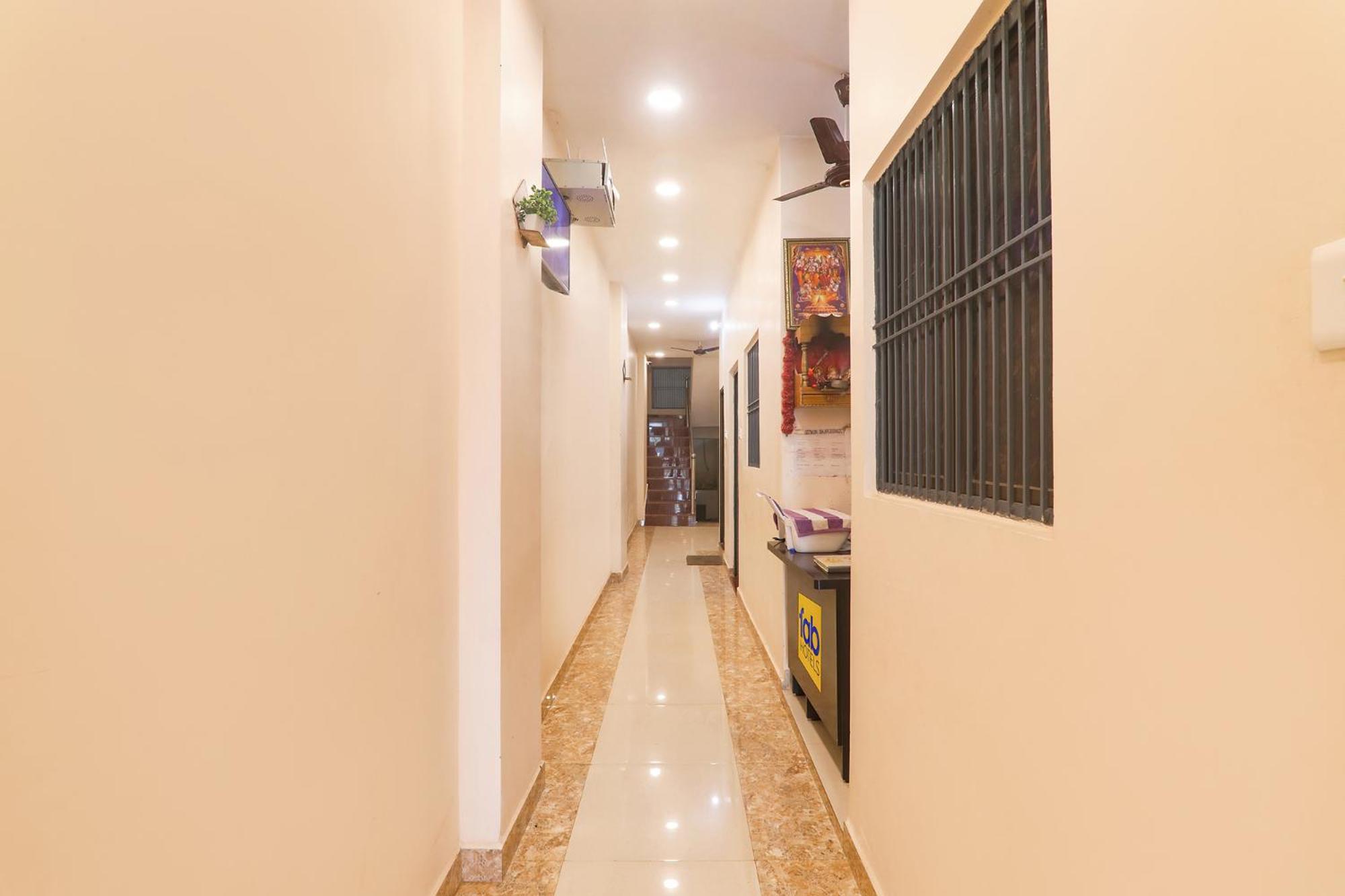 Fabhotel Rk Palace Ayodhya Bagian luar foto