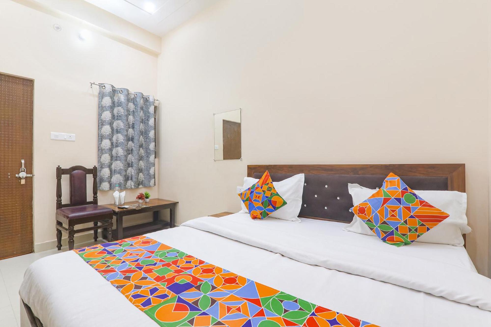 Fabhotel Rk Palace Ayodhya Bagian luar foto