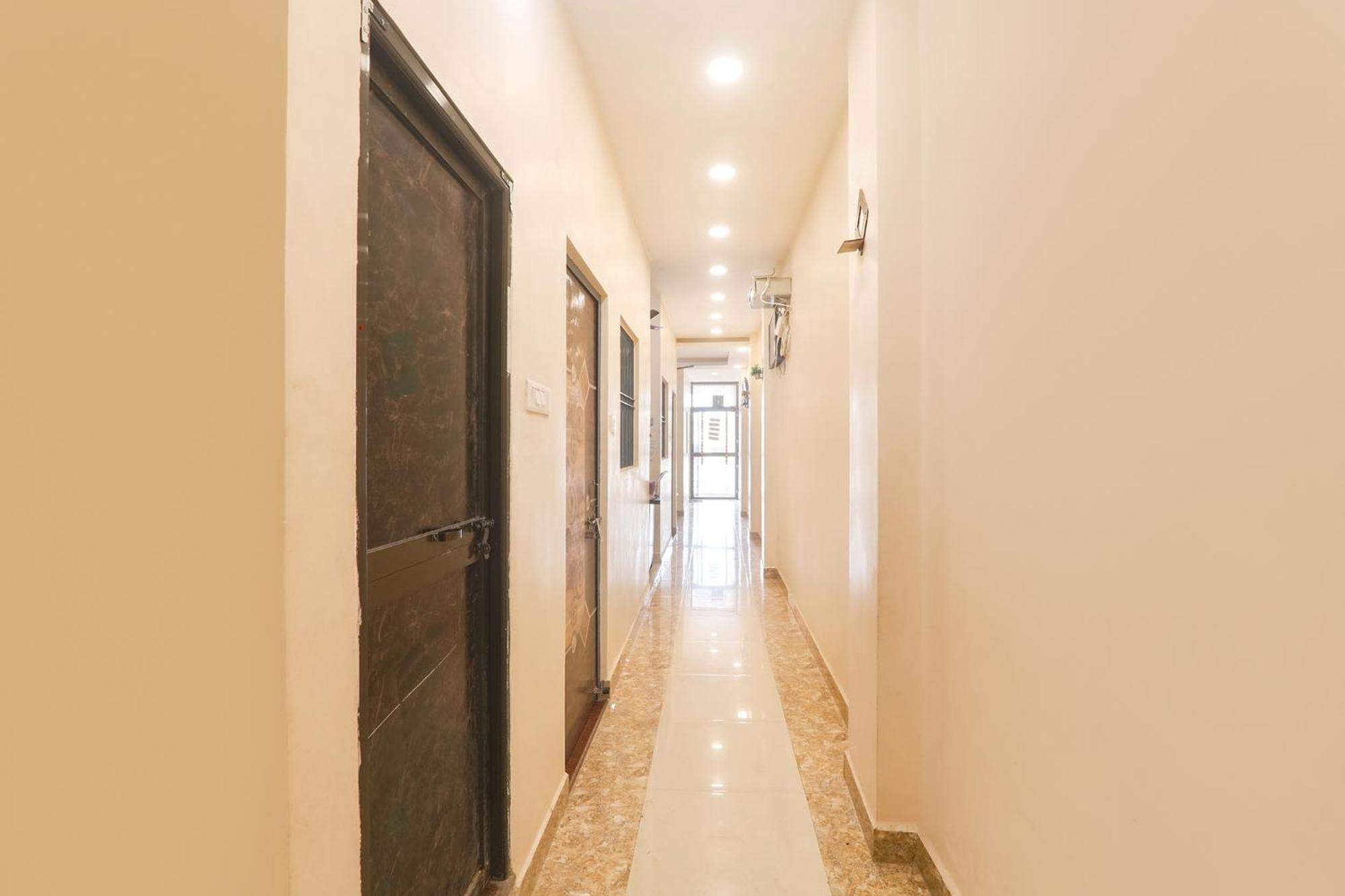 Fabhotel Rk Palace Ayodhya Bagian luar foto